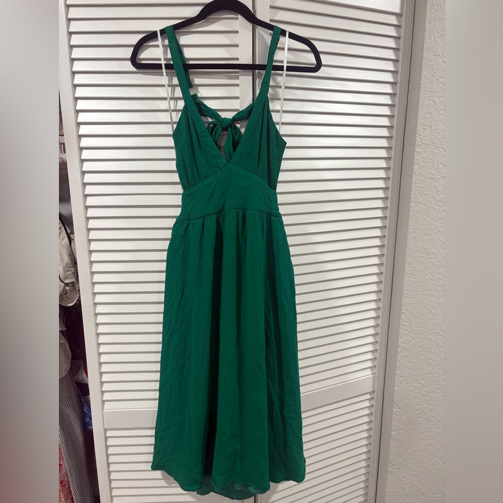 Lulu's Vibrant Green Tie-Back Midi Dress